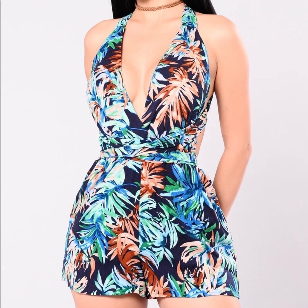 Floral Tie Any Way halter Romper Sz XL